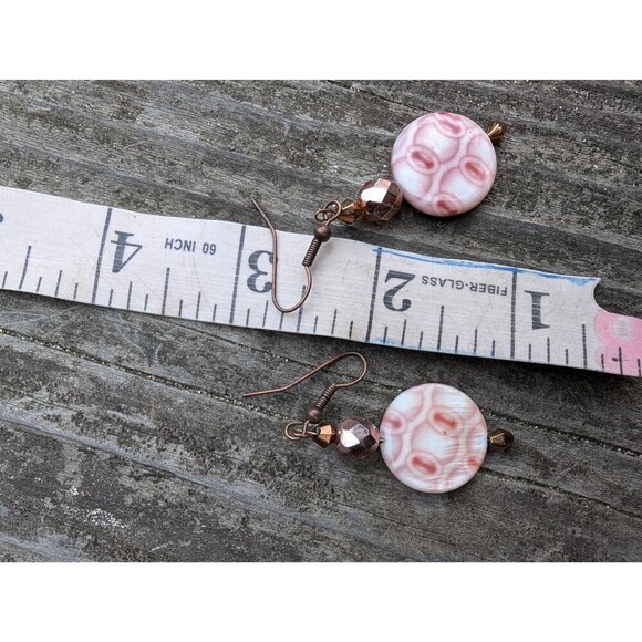 Vintage Shell Earrings Beachy Jewelry - Picture 8 of 8